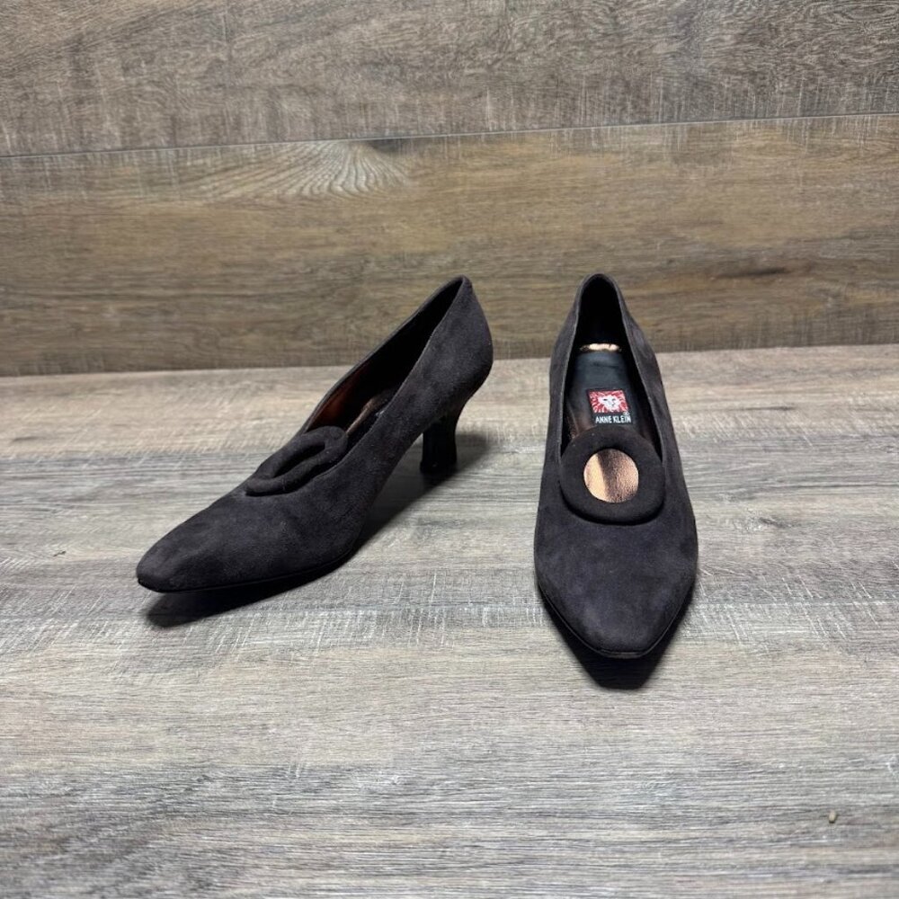 Anne Klein Brown Suede Snipped Toe Pumps Women's Size 8.5 Italian made - Picture 1 of 7